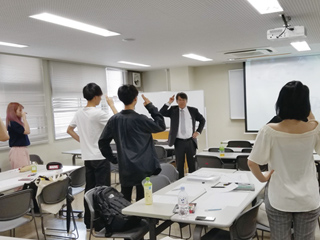 地域のビジネスリーダーが指導