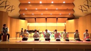 大学生のオープニング演奏