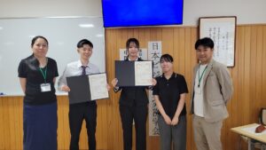 5_ゼミ生、指導教官との記念写真